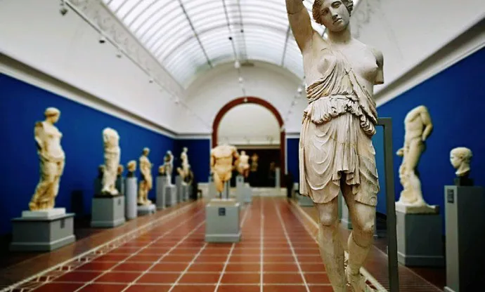 在丹麦首都哥本哈根想要看人文景点，那么要如何规划路线-丹麦首都哥本哈根的电话号码