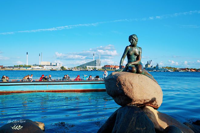 哥本哈根美丽的滨海公园，藏着世界著名雕塑，游客都喜欢来打卡-哥本哈根水族馆