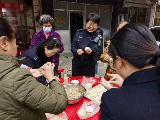 祝福龙年 欢聚一堂-祝福龙年欢聚一堂手抄报