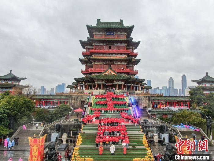 （新春走基层）立春时节 上千人齐聚南昌滕王阁诵读《滕王阁序》-古诗滕王阁诗朗诵视频大全