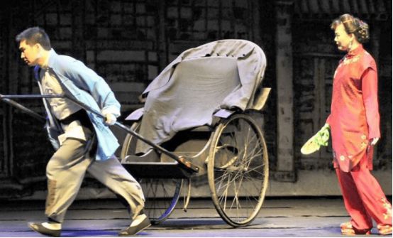 《骆驼祥子》：多次品读才懂得虎妞对祥子的爱，是有多么的丑陋-骆驼祥子中虎妞和祥子对婚后的生活各持什么态度