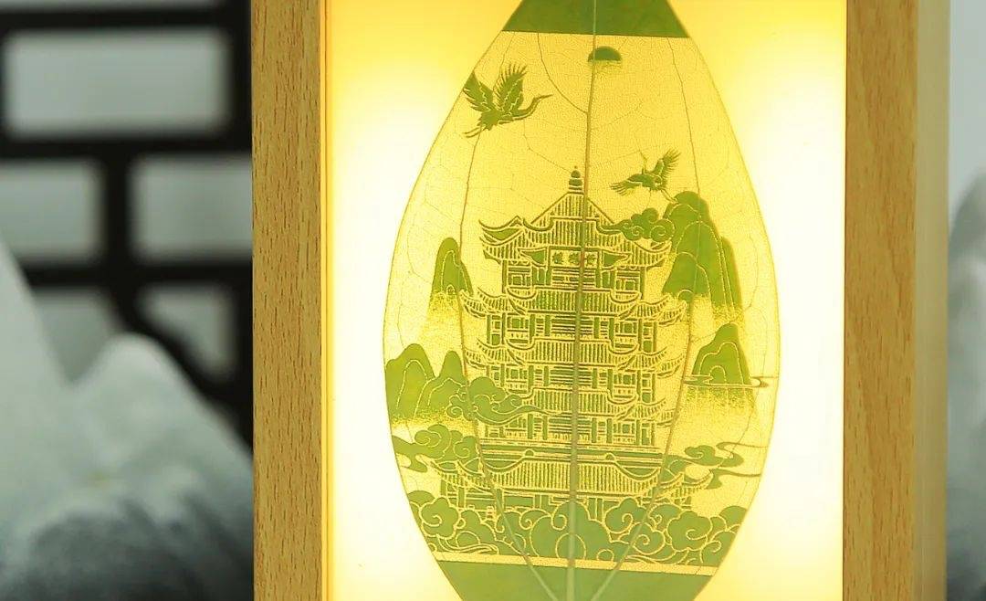 黄鹤楼上新丨叶上黄鹤楼，诗意入江流-黄鹤楼上面的诗句