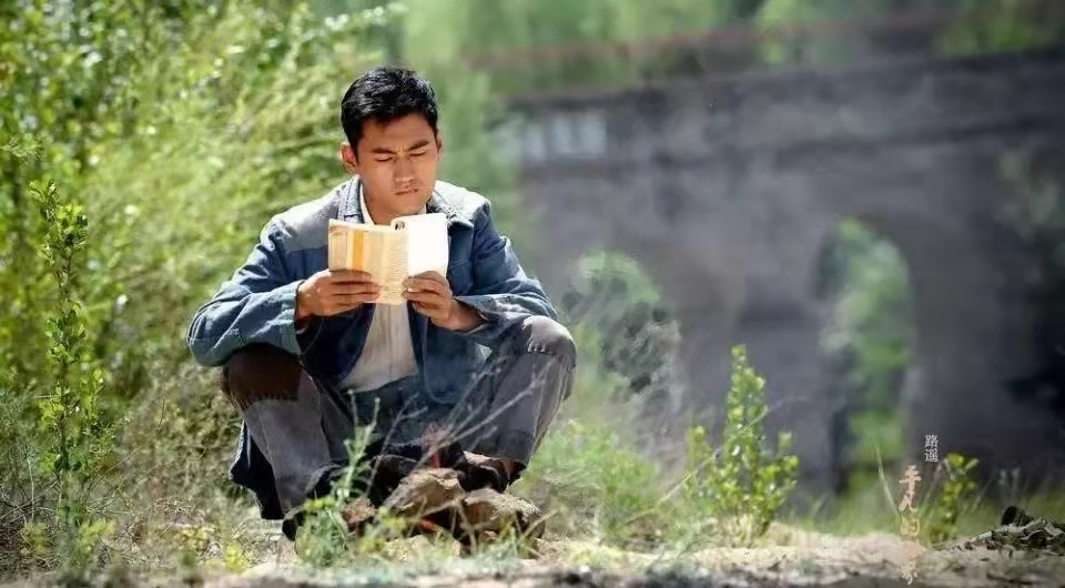 《平凡的世界》最治愈的5句话，看完心就不累了-平凡的世界六句经典