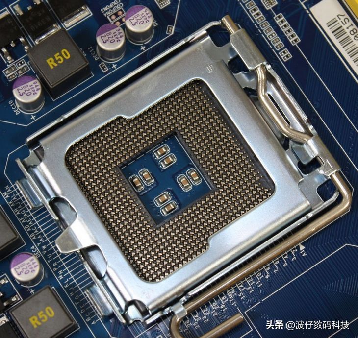 主板上这多扩展插槽，都是干什么用的，看了不后悔-主板扩展插槽有哪些,其作用是干什么的?