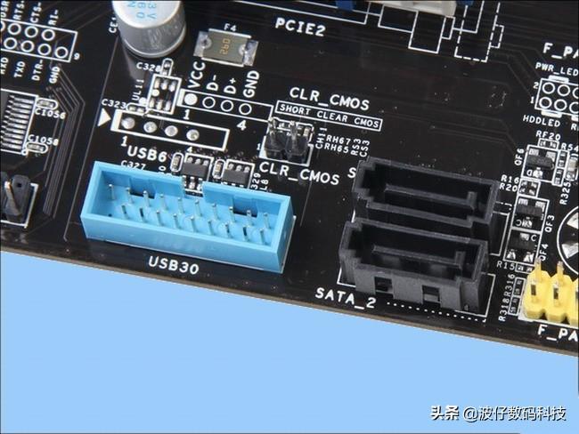 主板上这多扩展插槽，都是干什么用的，看了不后悔-主板扩展插槽有哪些,其作用是干什么的?