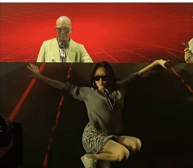 大S两度现身具俊晔庆功宴，菜色惹争议，网友：赚得还不够庆功！