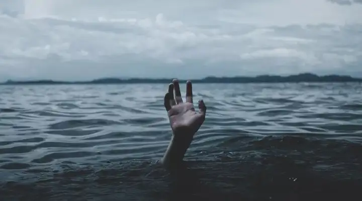 那个37岁胃癌晚期的父亲，给自己选好了墓地