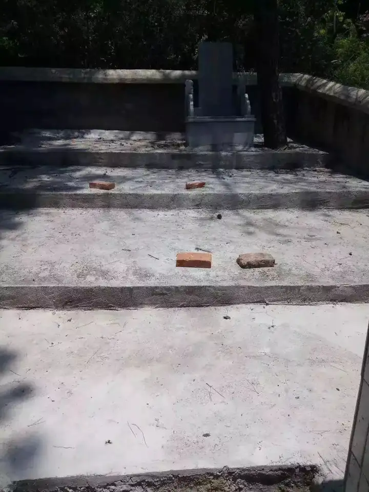 那个37岁胃癌晚期的父亲，给自己选好了墓地