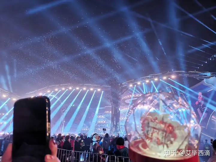如何评价华晨宇 11 月 28 日举办的「火星演唱会」？