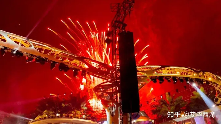 如何评价华晨宇 11 月 28 日举办的「火星演唱会」？