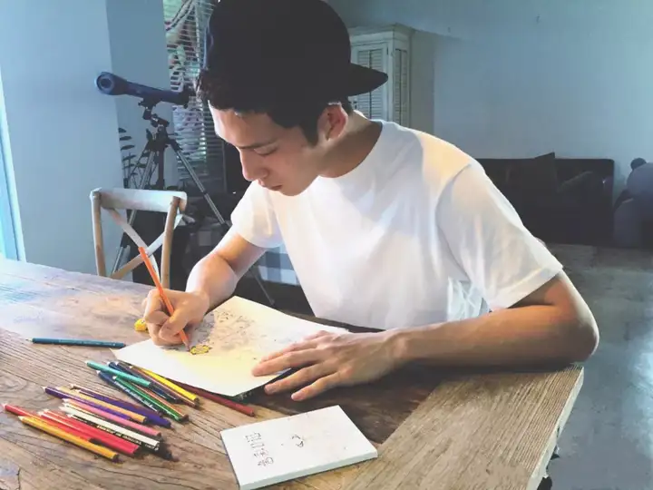 井柏然的演技如何？