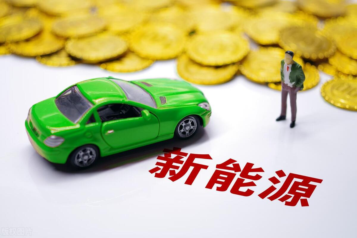 实惨！销量下滑、口碑崩塌，用户“群殴”李斌，蔚来掉入陷阱