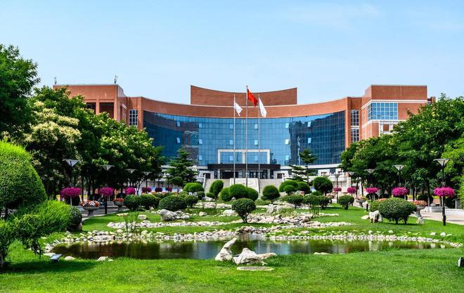 大学毕业想捧铁饭碗？看这个大学排名，第一的超九成工作在体制内