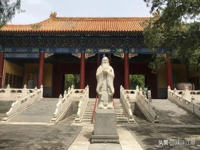 越闹越大！列车员骂山东人穷引发全网声讨，中国铁路官方账号沦陷