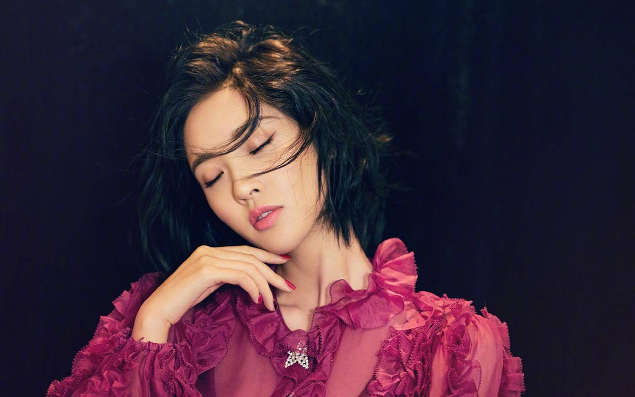 张若昀唐艺昕重庆低调聚餐，唐艺昕大方晒与女儿及好友李沁合照