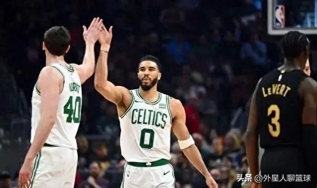 塔图姆低迷 布朗32+6+2 怀特25+5 绿军大胜骑士拿下G1 米切尔空砍33+