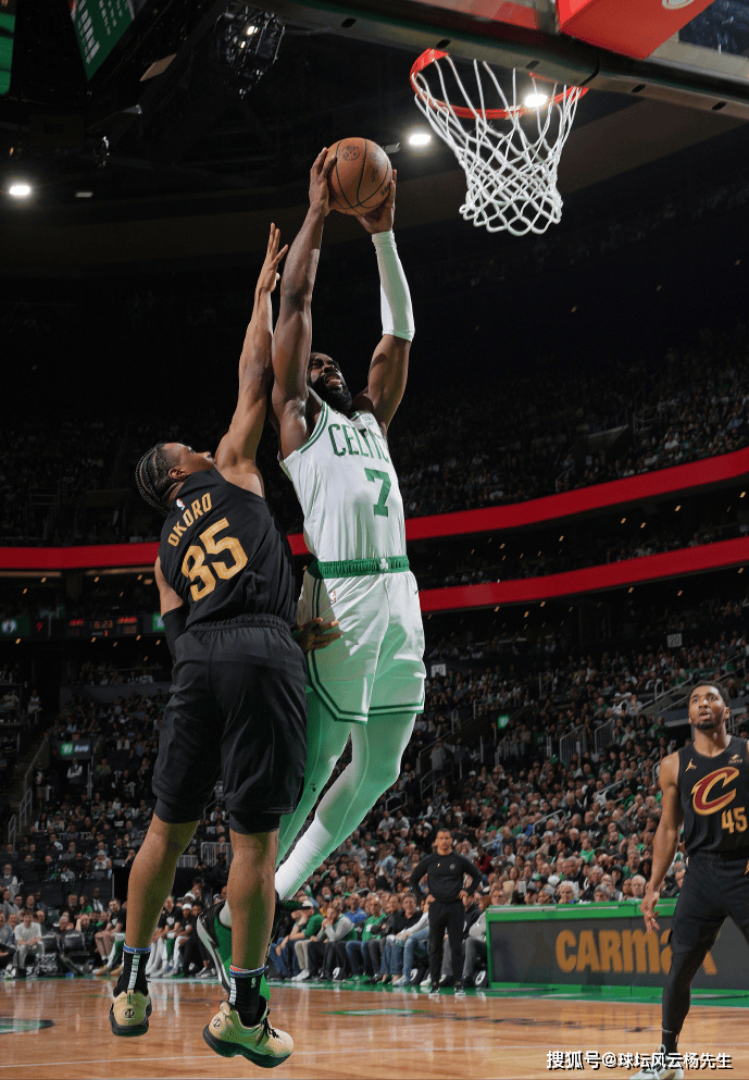 原创            NBA东部半决赛：凯尔特人120-95大胜骑士，布朗32分带队赢得开门红