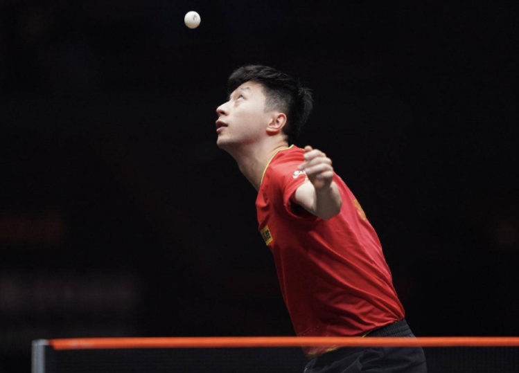 史诗级逆转！国乒小将7-10连赢5分，决胜局8-10翻盘，接班马龙