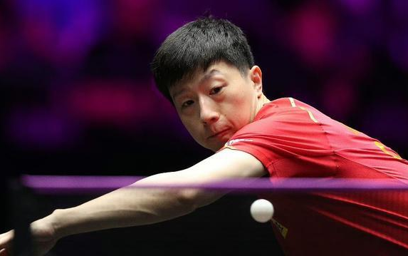 史诗级逆转！国乒小将7-10连赢5分，决胜局8-10翻盘，接班马龙