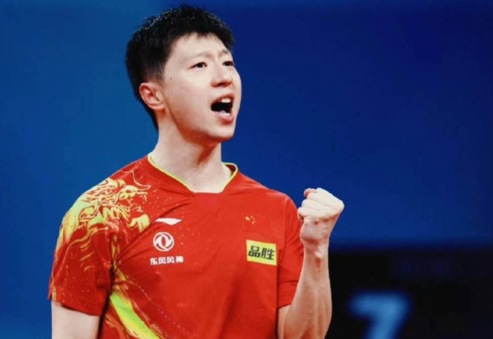 史诗级逆转！国乒小将7-10连赢5分，决胜局8-10翻盘，接班马龙