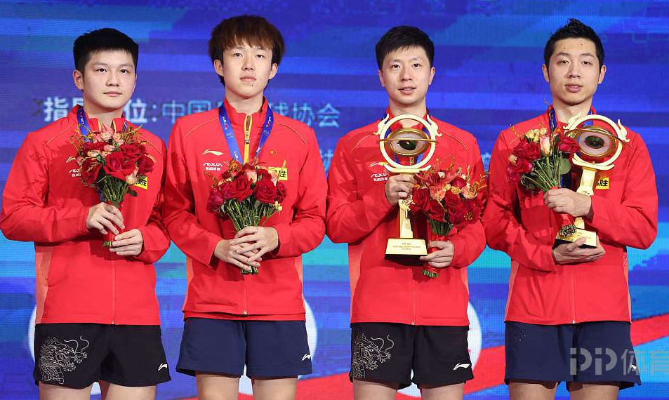 史诗级逆转！国乒小将7-10连赢5分，决胜局8-10翻盘，接班马龙