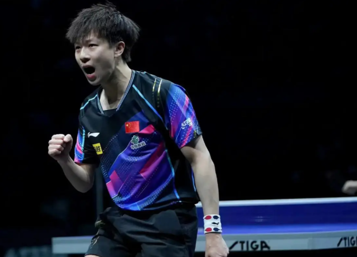 史诗级逆转！国乒小将7-10连赢5分，决胜局8-10翻盘，接班马龙