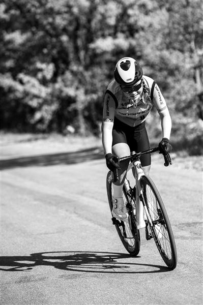 唐欣完成环西班牙自行车赛 迈出中国女子车手新一步