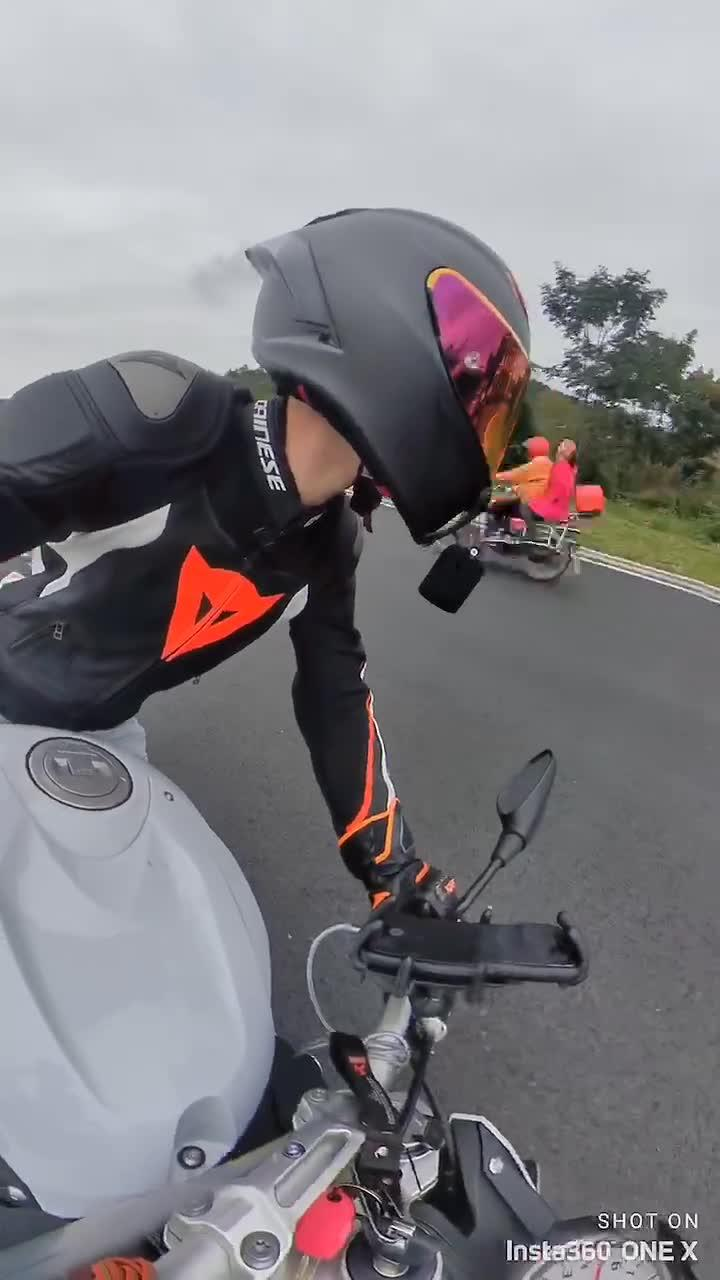 成都龙泉山成飙车圣地，被撞伤维权如蜀道难难于上青天