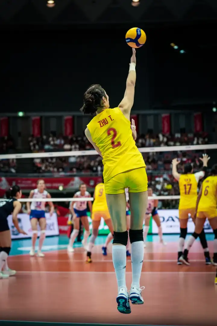 世联赛 | 郎导解读中国女排出征阵容，各国大名单陆续揭晓