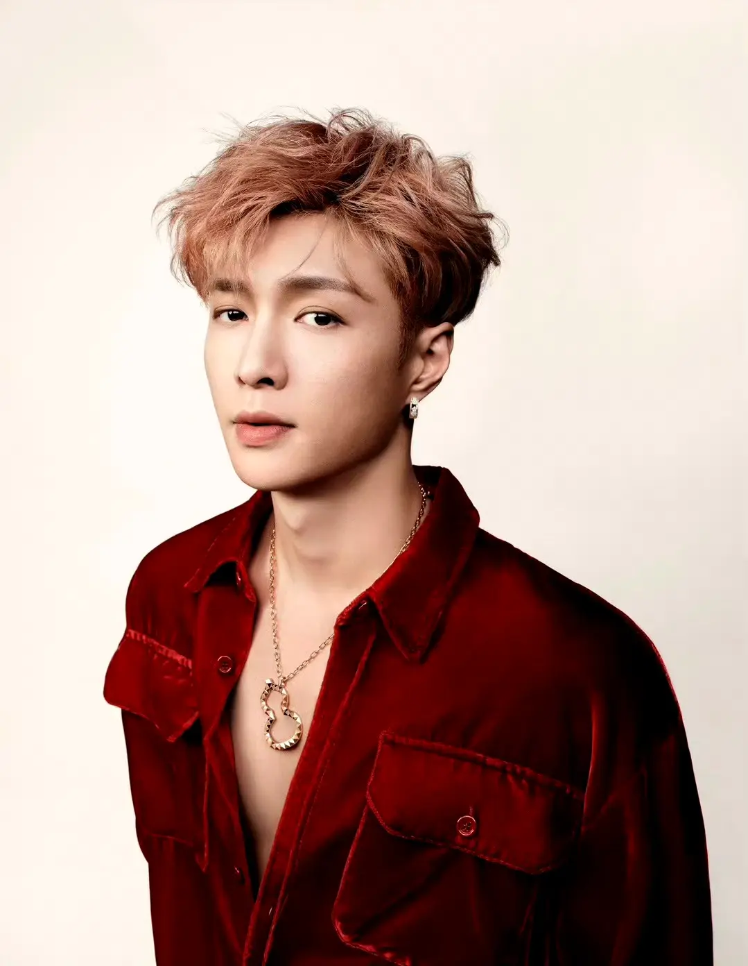 张艺兴、林允儿出席2024年戛纳国际电影节引期待