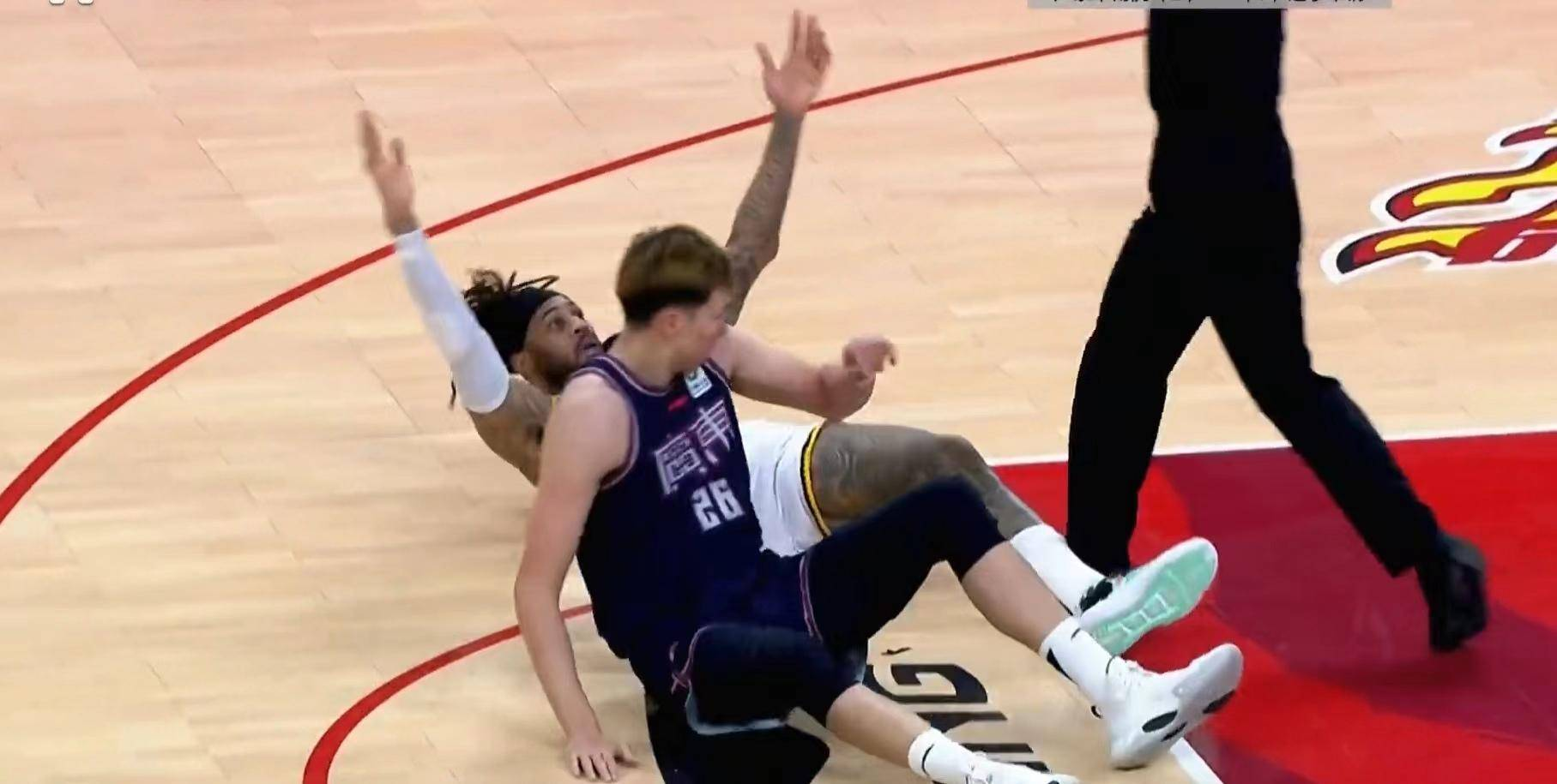 原创            “瀑布之所以壮观，因为没有退路”，辽宁大胜广东17分总比分2:2