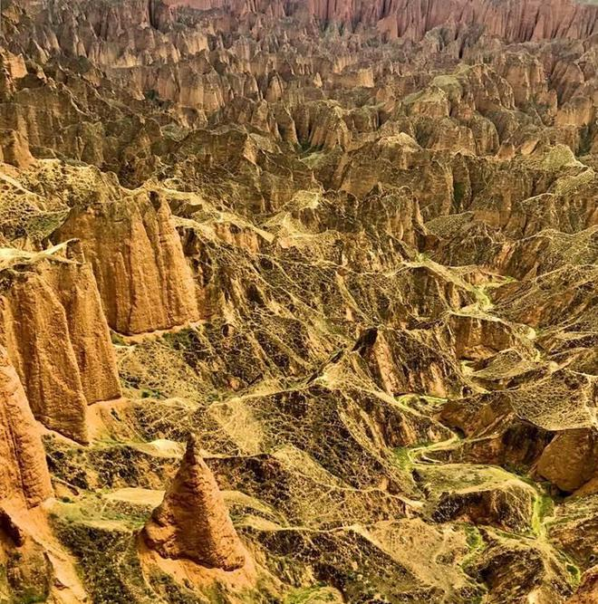 我国卫星拍下甘肃黄河景象，引发国际热议：此景只应天上有