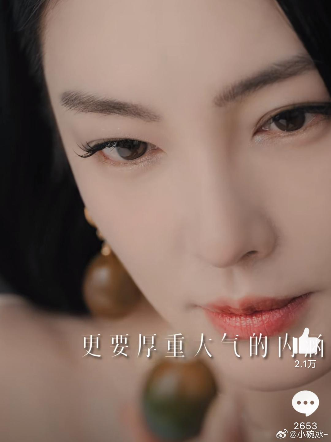 张雨绮新创意：皮蛋变身时尚项链，网友直呼‘吃不起的高级感’！