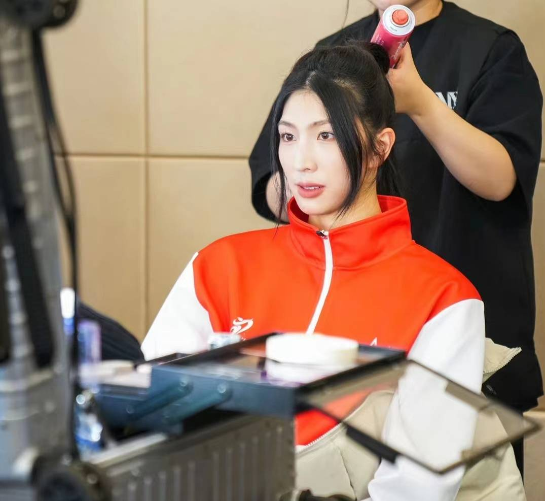 位置之争，王云蕗吴梦洁不和？现身回应，她不该犯错，梦洁太委屈