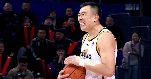 弱势广东如何逆袭击败辽篮？杜锋能否领队逆风而上