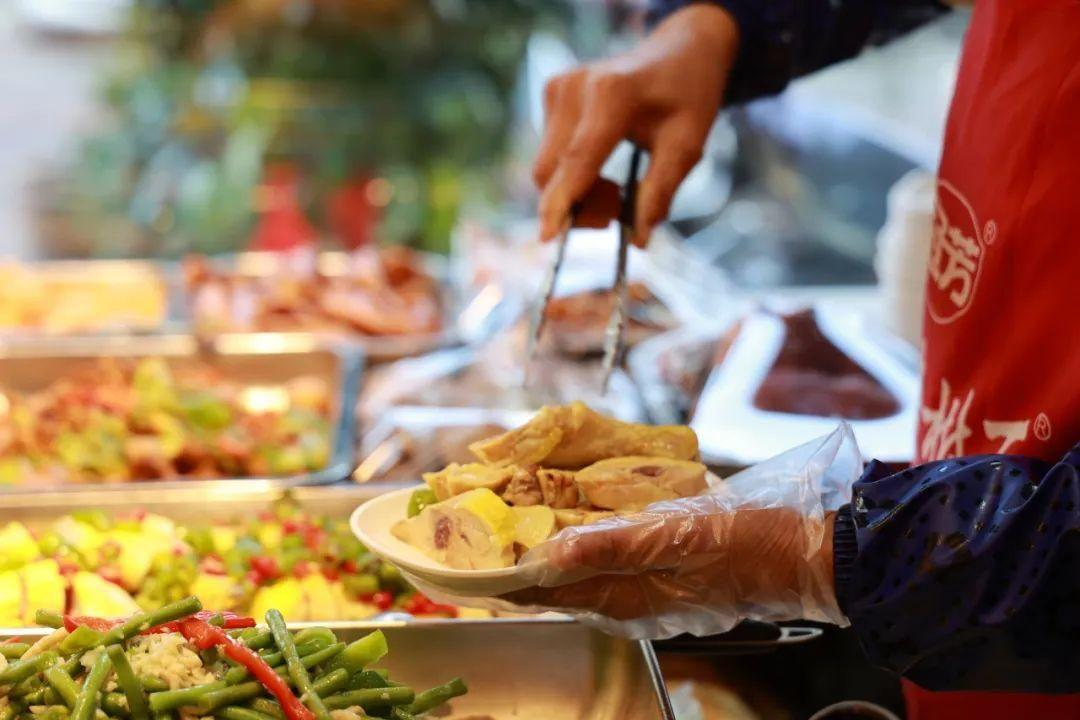 藏不住了！小巷里这几家店龄超10年的“宝藏小店”人气超旺