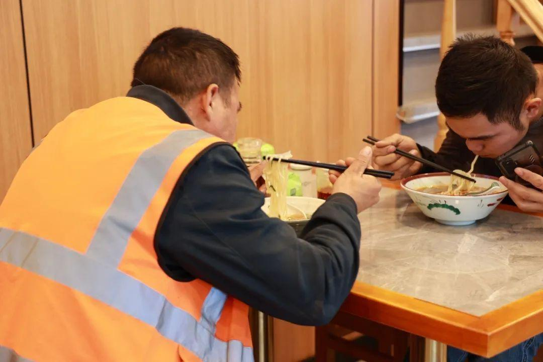 藏不住了！小巷里这几家店龄超10年的“宝藏小店”人气超旺