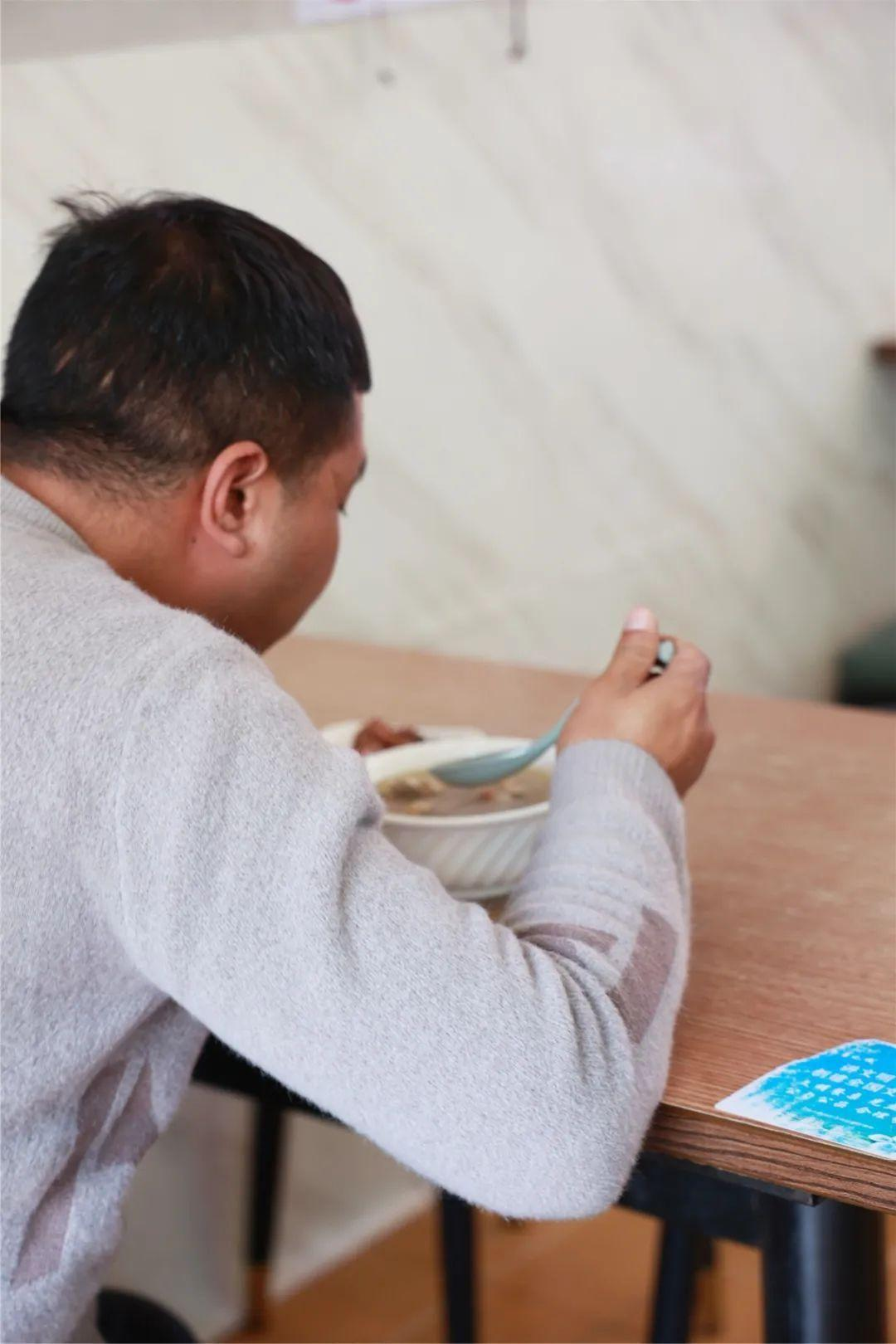 藏不住了！小巷里这几家店龄超10年的“宝藏小店”人气超旺