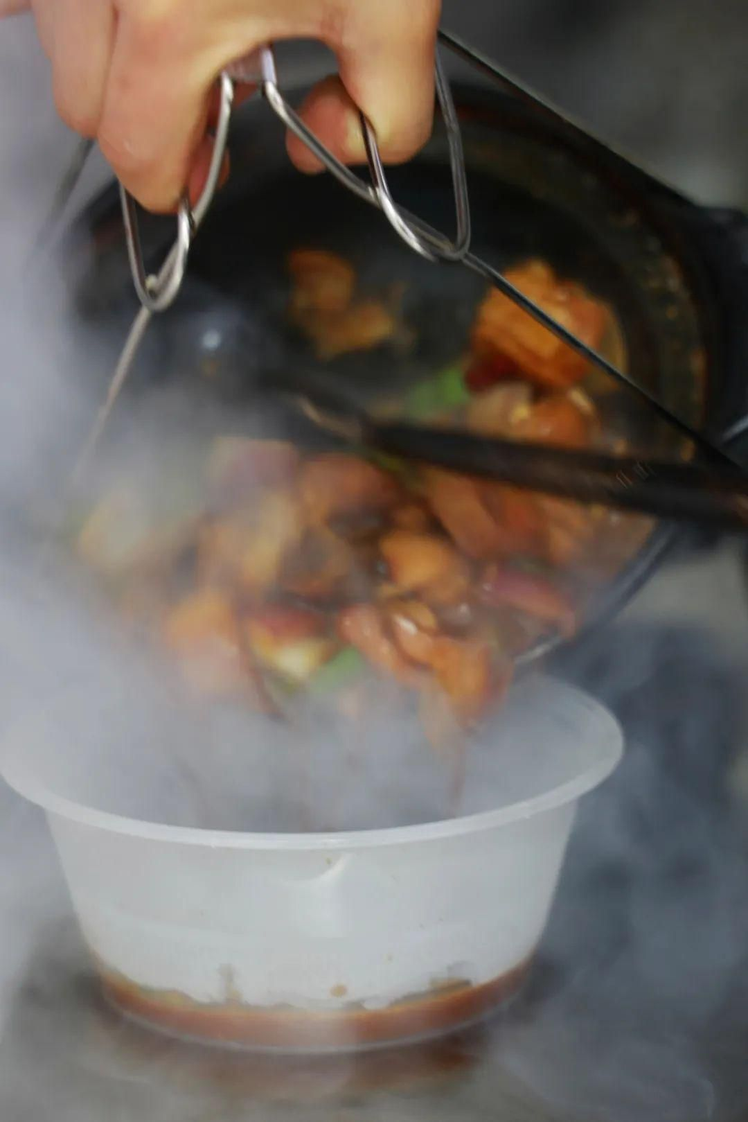 藏不住了！小巷里这几家店龄超10年的“宝藏小店”人气超旺