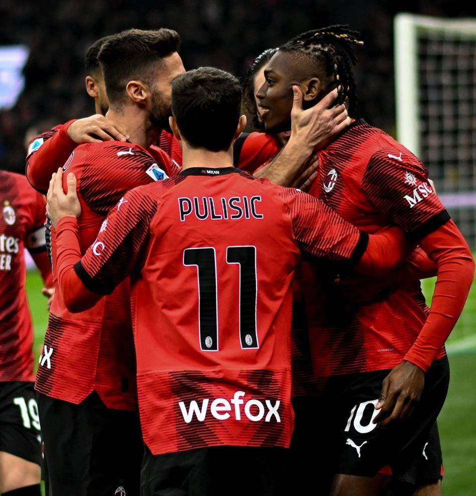 换帅，重建！AC米兰核心被“摆上货架”！新主帅携5000万中锋来投