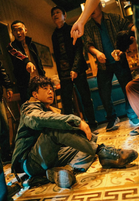 人物 | 建议“彻查”张颂文背后