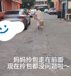 母女相偎，我陪妈妈走过最艰难的抗癌日子