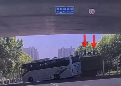 深度｜南通交通事故疑与信号灯故障有关，谁是交通设施养护方？