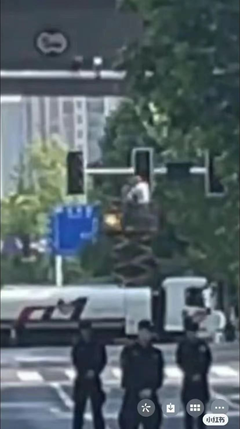 深度｜南通交通事故疑与信号灯故障有关，谁是交通设施养护方？