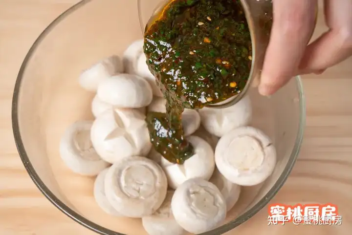 母亲节这天，有哪些适合厨房小白给妈妈做的菜谱推荐？