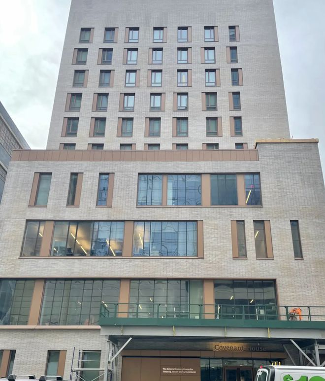 光天化日，纽约妓院竟伪装成华人超市，逼64岁大妈接客...