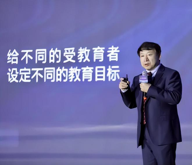 北大教授与学渣女儿：不报辅导班、考倒数第一，接受孩子的平庸