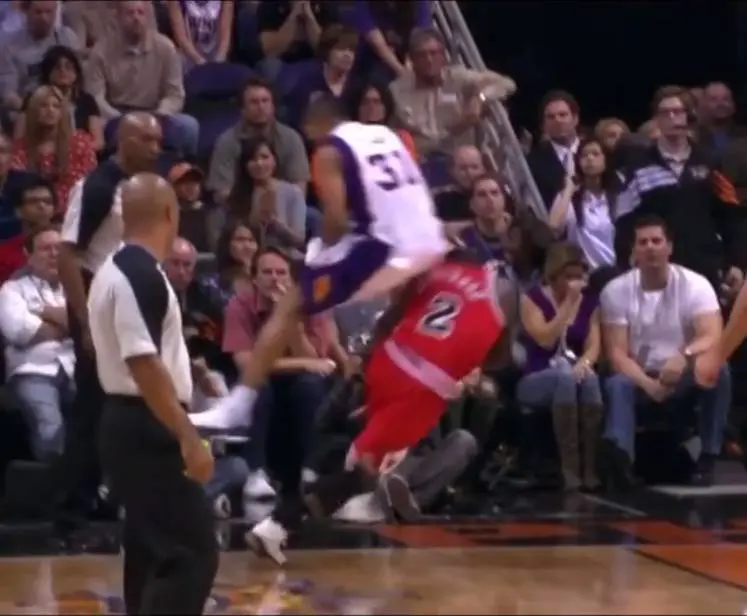 【篮球晚报】最强三年级之争？更高效的塔图姆带走比赛