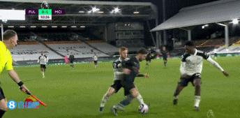 英超-阿圭罗点射破荒 热苏斯斯通斯破门曼城3-0富勒姆两连胜