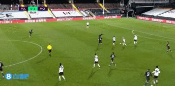 英超-阿圭罗点射破荒 热苏斯斯通斯破门曼城3-0富勒姆两连胜